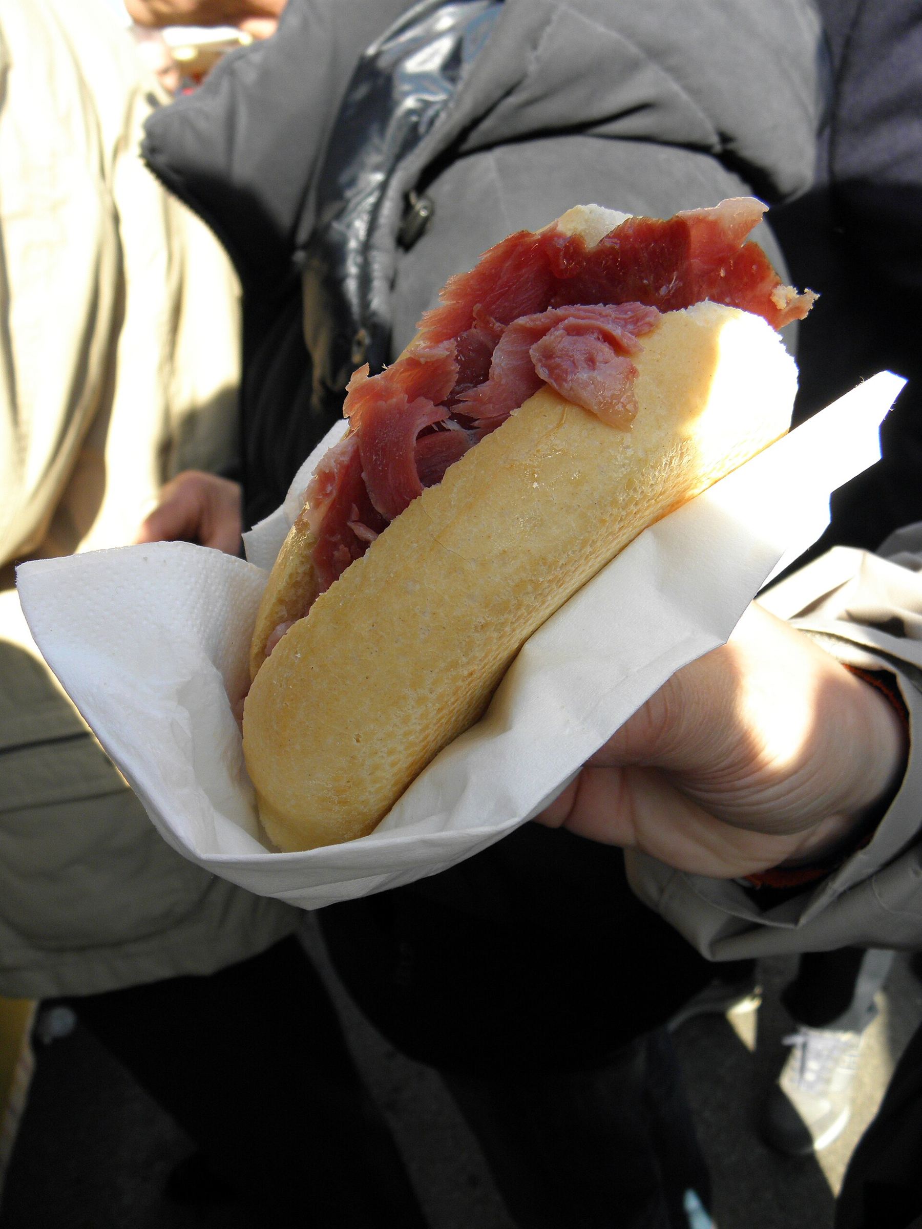 Sanduíche italiano recheado com frios